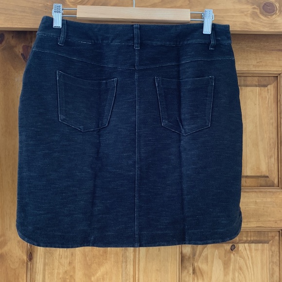 Lole stretchy skirt size Small, super comfortable! - Picture 3 of 5